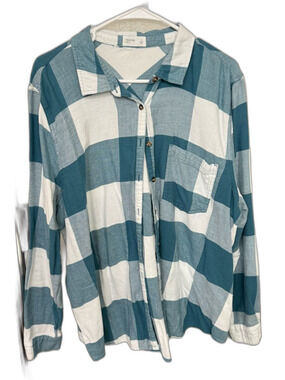 Maurice’s blue and white flannel Size 2